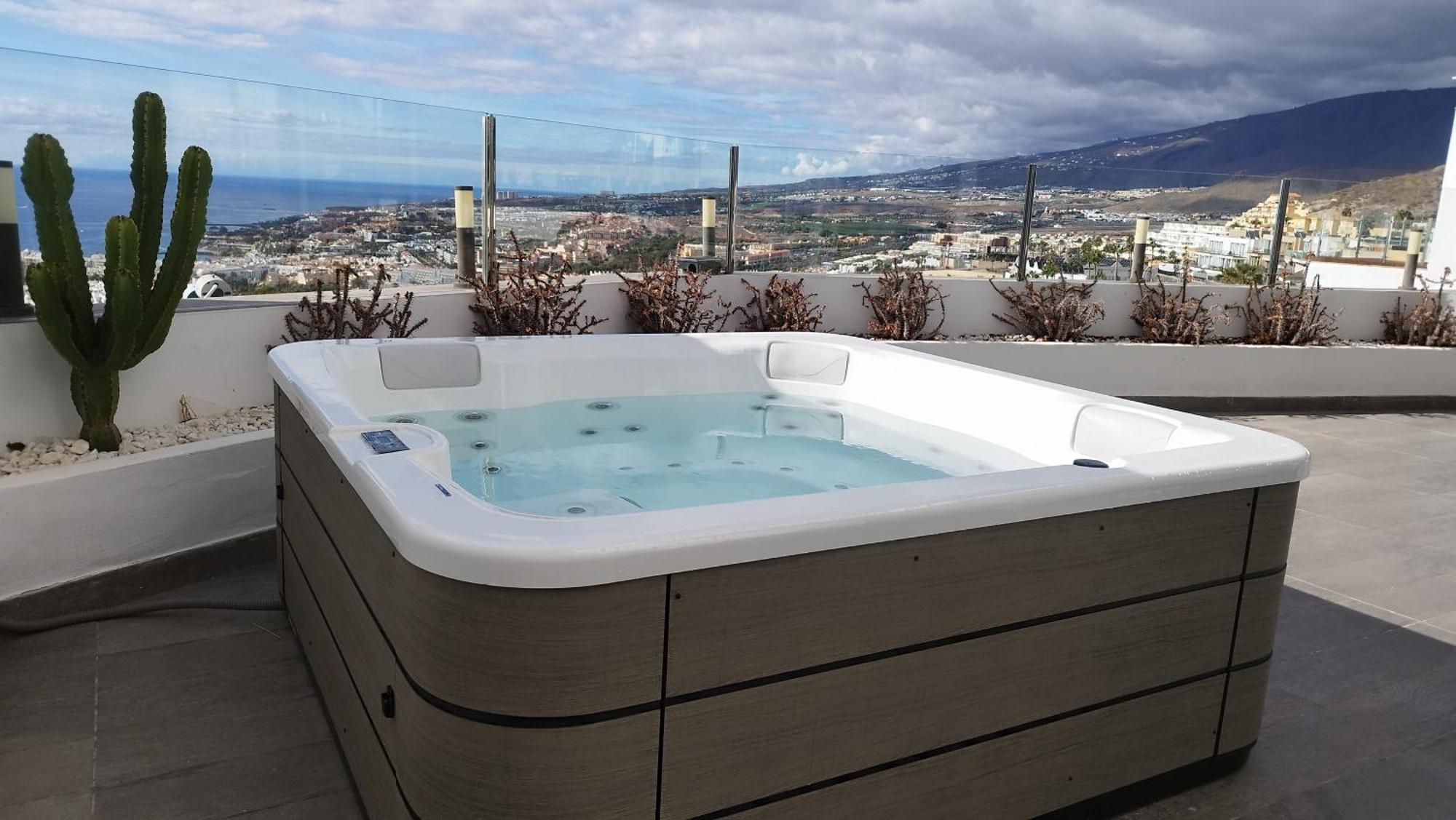 Sunset White Villa - Ocean View, Jakuzzi, Heated Pool, Air-Conditioning, Grill Playa de las Américas Buitenkant foto